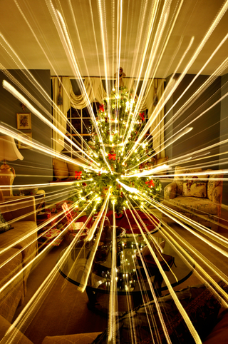 Illustration for article titled 107 Dazzling Christmas Lights